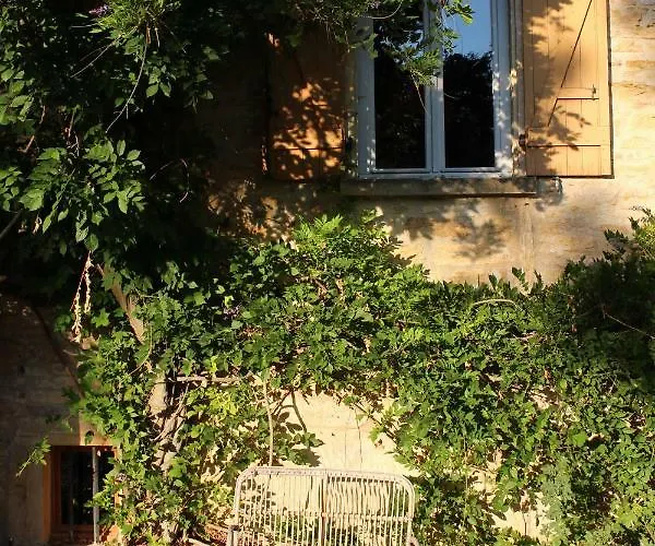 Alojamento de Acomodação e Pequeno-almoço Le Vallon Des Ronzieres 3*