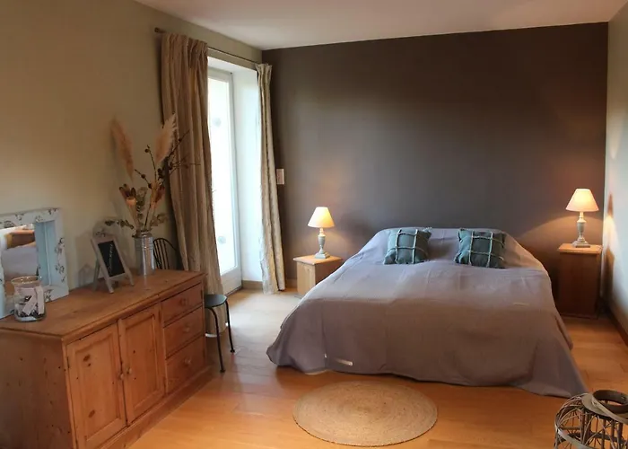 Alojamento de Acomodação e Pequeno-almoço Le Vallon Des Ronzieres 3*